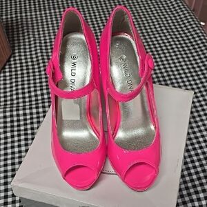 Wild Diva Women's Pink Peep Toe Heels